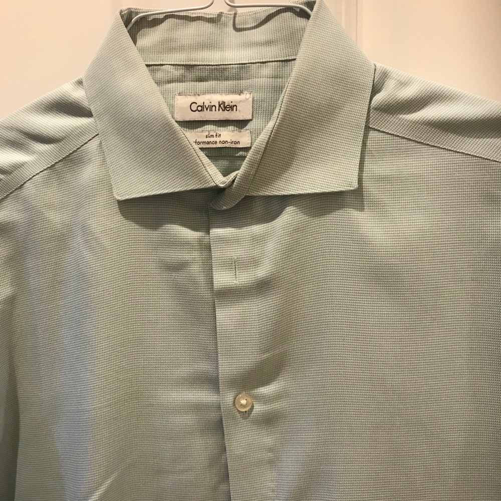 Calvin Klein Men’s Dress shirt - slim fit non-iron